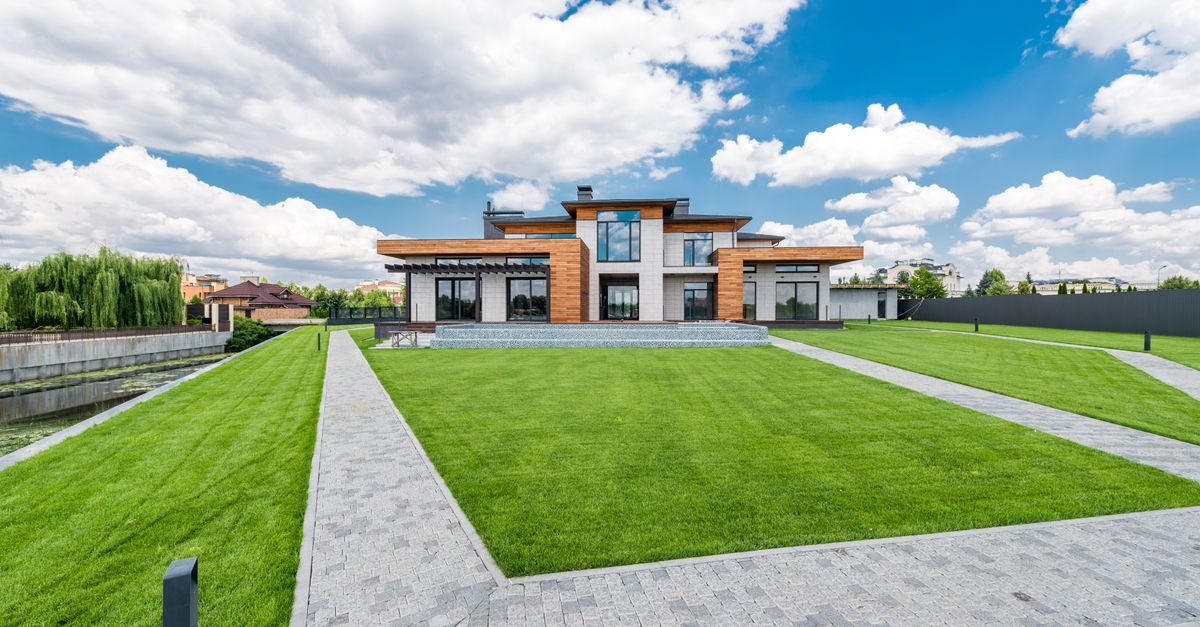 Simple Lawn Solutions Review (2026): Is the Liquid Lineup Worth It?