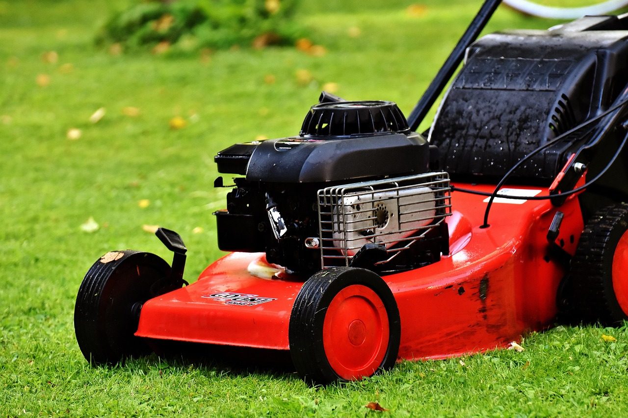 Electric Lawn Mowers vs Gas